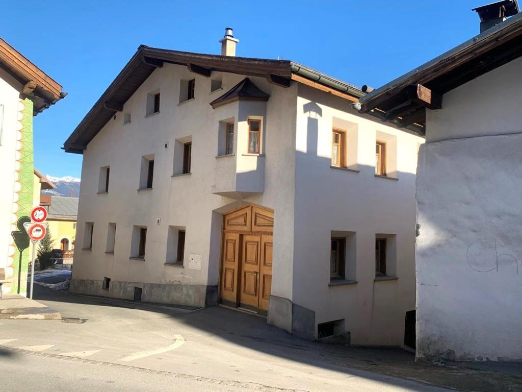 Fasser In Muestair- Zentrale Lage Mustair